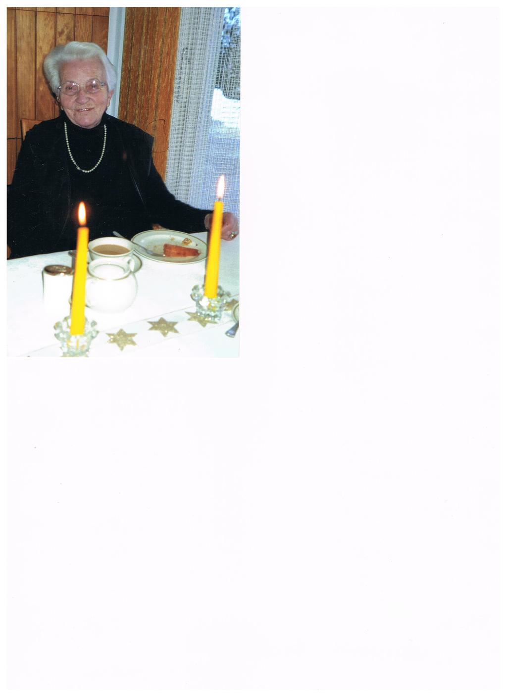 Hildegard Bremicker Im gesegneten Alter von 96 Jahren verstarb am 27.01.2015 Frau Hildegard Bremicker. Gottesdienstbesucher des ehemaligen Bonhoefferhauses werden sich noch erinnern können.
