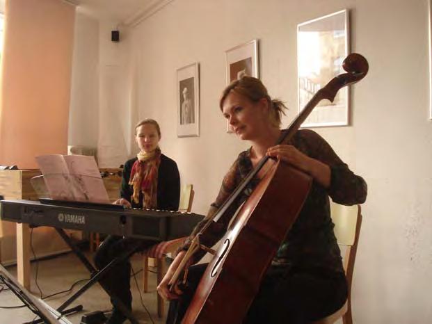 Das Konzert im Teilhabezentrum Linden Am 15.09.2013 fand im Teilhabezentrum Linden ein Konzert statt. Es spielten zwei junge Damen. Eine spielte Bassgeige und die andere Klavier.