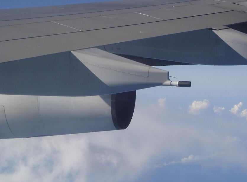 Auswirkungen Schnellablass von Treibstoff Treibstoff wird nur dann in grossen Mengen abgelassen, wenn ein Flugzeug kurz nach dem Start unplanmässig landen und deshalb sein Gewicht drastisch