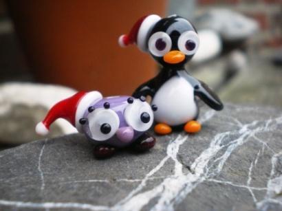 Nun noch kleine schwarze Dots auf die Augen und FERTIG! Viel Spaß mit euren Pingus! Ich wünsche Euch und Euren Familien ein wunderbares Weihnachtsfest!