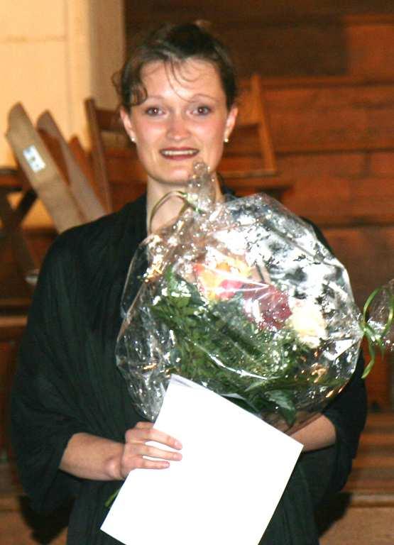 Den mit 3000 Euro dotierten zweiten Preis gewann die Sopranistin Johanna Knauth. Der dritte Preis und 2.000 Euro gingen an den Bass Karsten Müller.