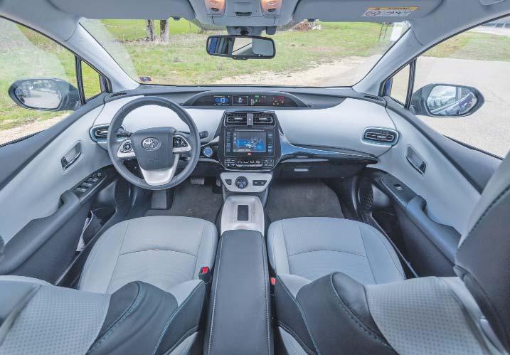 komplexe Bordsysteme Auf 285 kg beschränkte Nutzlast Auf dem Papier ist an dieser vierten Ausgabe des Toyota Prius nichts Verblüffendes zu entdecken.