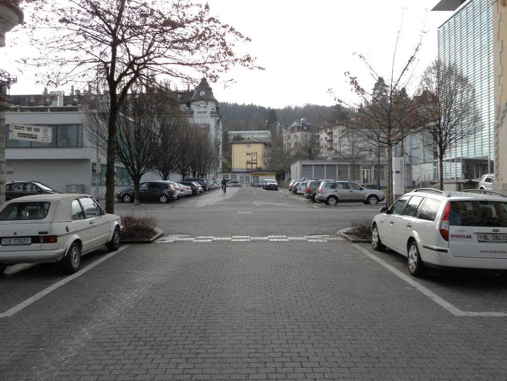 Linkseinmünden/-Abbiegen Kasimir-Pfyffer-Strasse - Zähringerstrasse 1. Blick zurück 2.