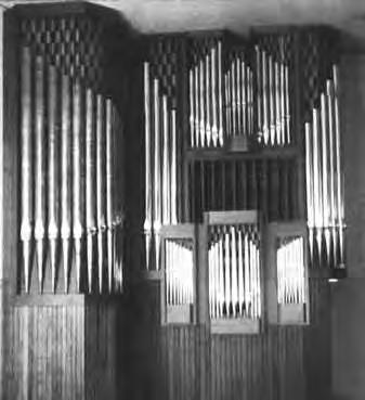 Wien-Penzing, Neuapostolische Kirche Als im Jahre 1992 in der neuapostolischen Kirche auch eine neue Orgel erbaut werden sollte, wandte man sich an Josef Mertin, den man vom Orgelneubau in der