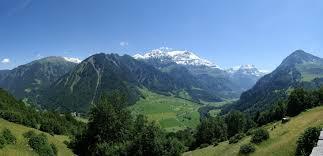 Tourismus, Gastronomie Die Gemeinde Glarus Süd bietet bei jedem Wetter und in jeder Jahreszeit eine Vielzahl an Freizeit-, Natur- und Sporterlebnissen für Jung und Alt.