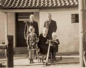 1946 wurde Karl-Heinz Spalckhaver in der Rangenberg Volksschule eingeschult, diese wurde jedoch 1947 zu einem Lazarett. Daraufhin hat er die Luisenhofschule und die Schule am Kirchplatz besucht.