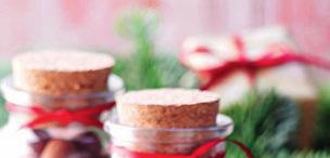 Christmas market treats to enjoy at home: almonds in