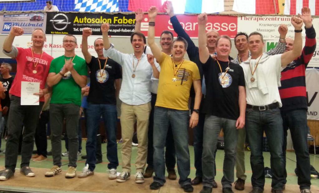 Bronzemedaille bei den Deutschen Meisterschaften Die Volleyball-Senioren II (Ü 41) des VC Offenburg haben bei den Deutschen Meisterschaften in Dachau am Pfingstwochenende den 3. Platz belegt.