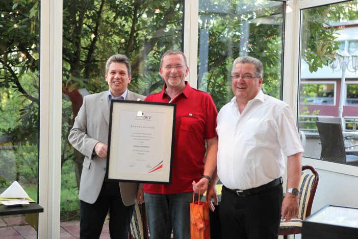 Silberne Ehrennadel des DVV für Volker Schiemenz Eine besondere Ehre wurde unserem Regionalschiedsrichterwart, Volker Schiemenz aus Weil am Rhein, anlässlich der Bundesschiedsrichterkonferenz am 09.