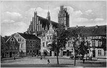 Die Giebel, das Dach und das Türmchen stammten aus der Barockzeit. Am 9. Februar 1932 brannte das Rathaus (mit einigen angebauten Häusern) ab und wurden nicht wieder aufgebaut.
