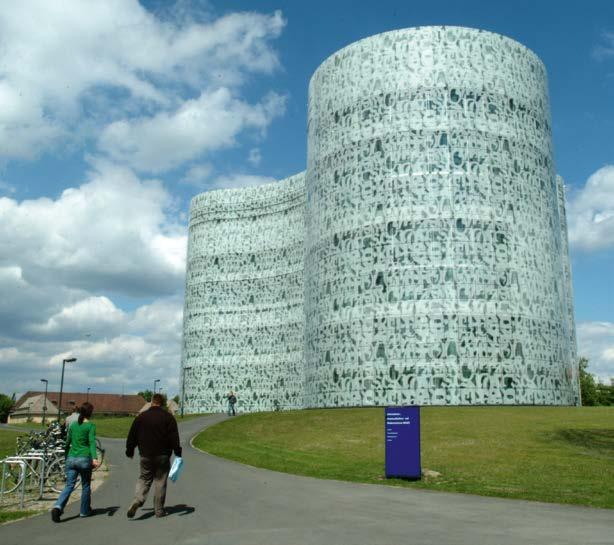 Dem Motto des 100. Deutschen Bibliothekartages Bibliotheken für die Zukunft Zukunft für die Bibliotheken (2011) entsprachen eindrucksvoll die beiden spektakulären Neubauten in Ulm und Cottbus.