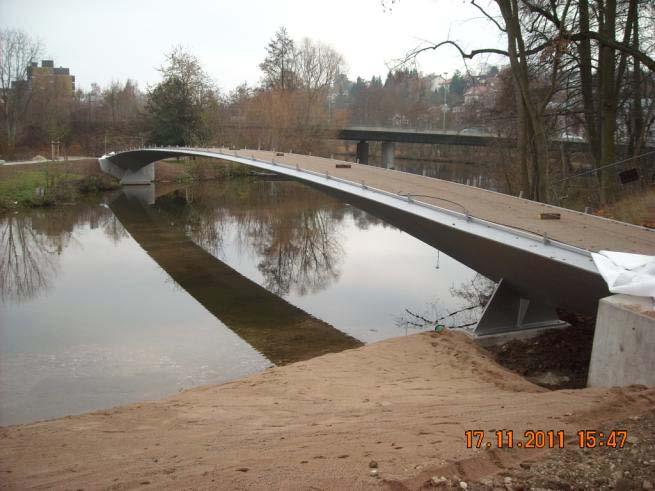 Behelfsbrücke Aufbau für die Landesgartenschau Bamberg 2012