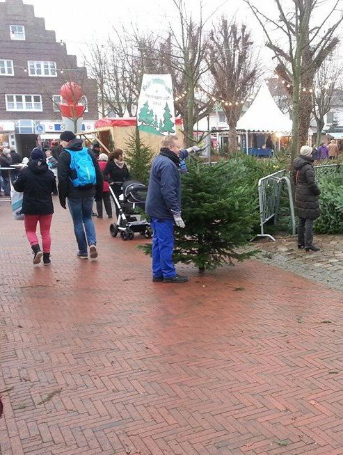 Traditioneller Tannenbaumverkauf in weihnachtlicher Atmosphäre Die Freie Wählergemeinschaft Büsum (FWB) organisiert zum 24. Mal ihren traditionellen Tannenbaumverkauf für einen guten Zweck.