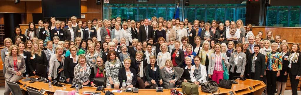 Neues aus Berlin und Brüssel PANORAMA Frauennetzwerke helfen auch in Europa Brüssel. Unternehmerinnen wollen sich besser vernetzen auch auf europäischer Ebene.