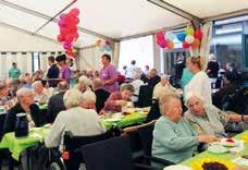 Senioren SOMMERFEST IM ALTENPFLEGEHEIM BERGSTRASSE Unser jährliches Sommerfest wurde am 13.07.2016 am Nachmittag feierlich von der Heimleiterin Frau Janet Würfel eröffnet.