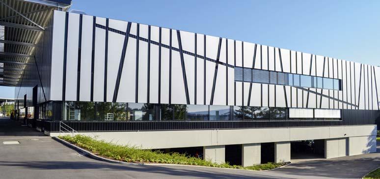 Firmen vor Ort Baumann in Amberg hat erweitert. (Firmenfoto) Platz für die Neuen Die Baumann GmbH in Amberg erweitert ihre Produktionsfläche um 3.