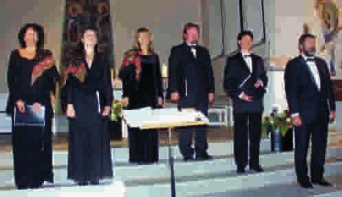Chor»Harmonie«gibt in der Liebrauenkirche ein Konzert Die Sängerinnen und Sänger haben die feste Absicht, bald wieder mit ihrer beliebten Dirigentin nach Deutschland zu kommen.