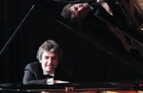 Abgerundet wurde das Konzert durch Werke zweier Komponisten, die wie Skrjabin selbst exzellente Klaviervirtuosen waren und Vorbildcharakter für sein musikalisches Schaffen hatten.
