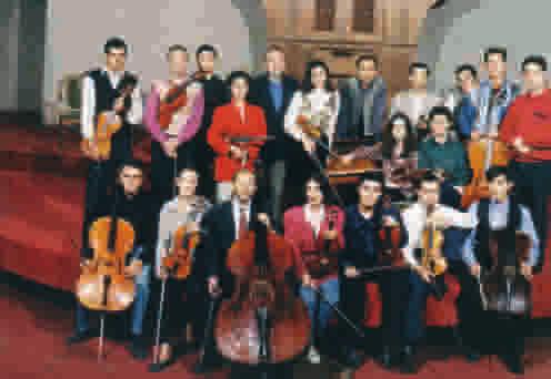 Das Kammerorchester»Serenade«gab von 1999 bis 2005 jährlich ein Konzert in Gütersloh Wunsch an Eduard und hoffte auf eine Zusage.
