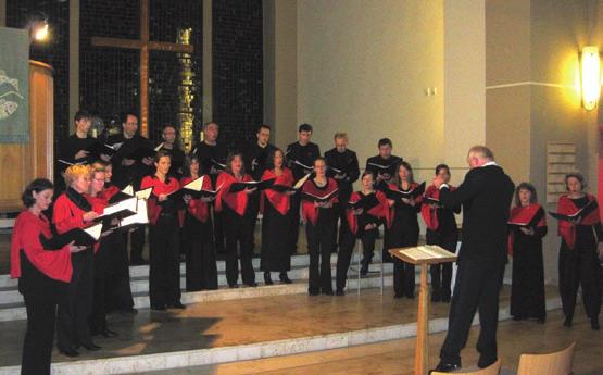 Der Chor Carmina Mundi aus Aachen unter der Leitung von Harald Nickoll ist zwar schon mehrfach preisgekrönt, aber viele Wanheimerorter werden ihn zum ersten Mal gehört haben.