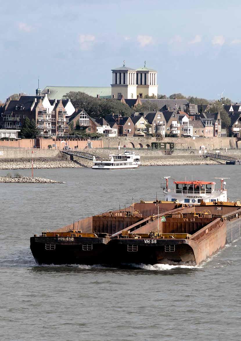 36 37 Hafenstandorte Güterumschlag Schiff 2014 (NL) 2015 (D) (in Tausend Tonnen) 53.998 13.590 2.960 1.355 6.042 2.418 80.