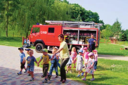 Jahresrückblick Amtsblatt Diera-Zehren 03/2009 Projektwochen mit der Feuerwehr in der Kindertagesstätte Zehren Juni Große Kindertagsparty und 10.