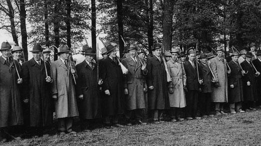 18 Schützenbruderschaft St. Katharina Berg und Tal e.v. 1954 Das erste gelungene Schützenfest war schon lange vergessen und das nächste stand bevor. So hielt am 20.