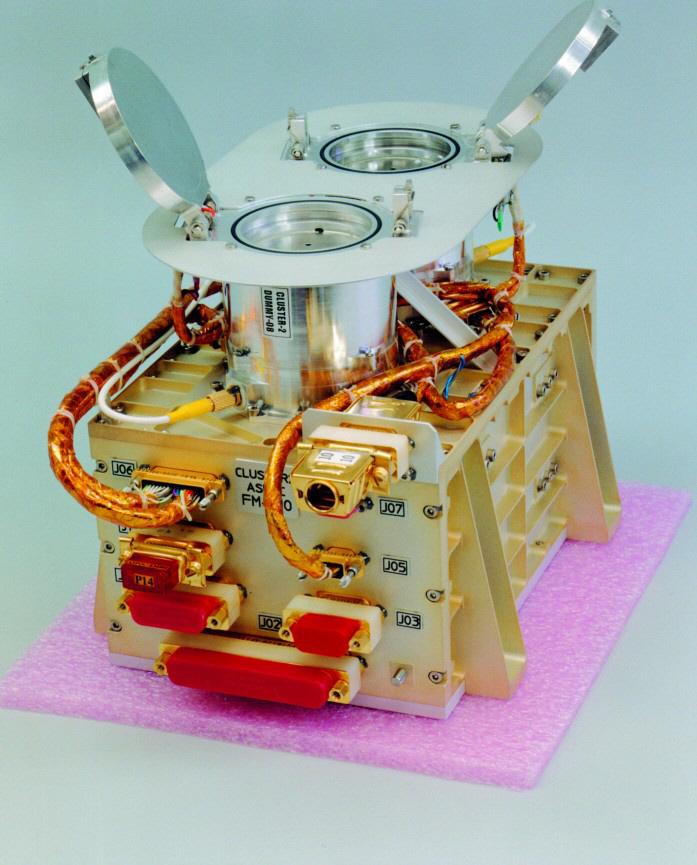 ASPOC (Active Satellite Potential Control) Indium-Ionenstrahl, 5 bis 9 kev Strom: typ. 10 µa, max. 50 µa Masse: 8 Emitter in Gehäuse: 360 g, gesamt: 1.