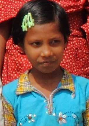 Eine Idee macht Schule in Bangladesch Mein Name ist Shahana Shahana ist neun Jahre alt und zeigt stolz ihr Bangla-Buch. Fleißig hat sie darin die Fragen zu einem Text beantwortet.
