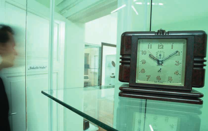 In Kierspe gibt es ein Bakelit-Museum Wo die Zeit stehen bleibt Im Museum erinnern Wecker und Telefone, Tabakspfeifen, Aschenbecher, Stiftedosen und Zettelkästen an frühere Zeiten.