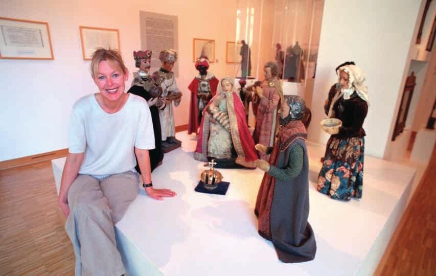 Das Telgter Museum dokumentiert eine große Tradition Die stellvertretende Museumsleiterin Dr. Anja Schöne. Krippen Spiegelbild der Kulturen W er an Krippen denkt, denkt an Weihnachten und umgekehrt.