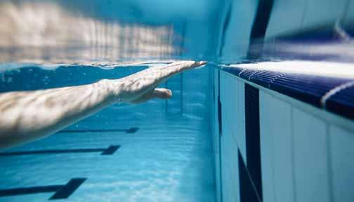 Schwimmkurse für Erwachsene Brust- und Kraulschwimmen Grundkurs Brustschwimmen In diesem Kurs machen Sie sich langsam mit der Bewegung im Wasser vertraut.