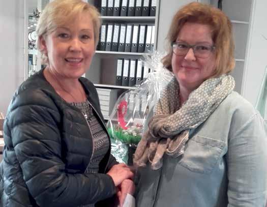 März die HOSCH-Zentrale in Recklinghausen: Andrea Starke (Bild, li.) freute sich ebenso über die zahlreichen Kolleginnen und Kollegen, die ihr im Foyer zum 60.