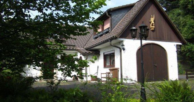 Hier kommt ihr guter Geschmack zum Ausdruck! Wunderschönes Wohnhaus in bevorzugter Wohnlage von Bad Marienberg Preise & Kosten Kaufpreis 299.