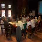 Cyanopsitta Beiratsversammlung 2003 Am 2. und 3. Oktober traf sich der Beirat der Loro Parque Fundacion zur jährlichen Versammlung in den Einrichtungen des Thailändischen Dorfs.