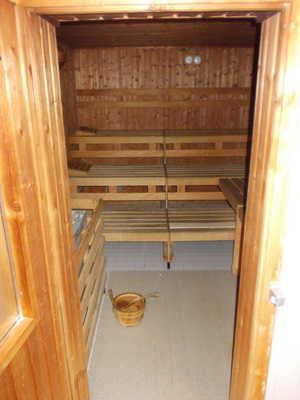 Ruheraum mit Dusche Tür Saunakabine Saunakabine Zugang Der Zugang zum