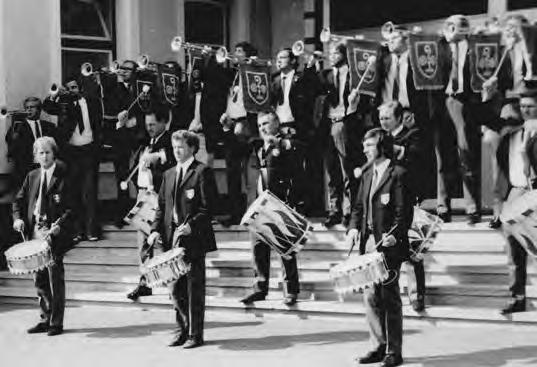 fungierte. Schon an Silvester des Gründungsjahres konnte man einen ersten viel beachteten öffentlichen Auftritt verzeichnen. Schon 1972 verstand man es, den 10.