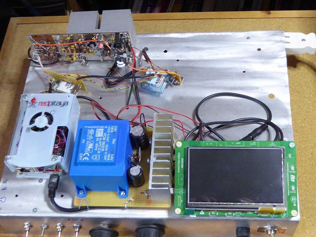 1. Hardware- Übersicht Ausgangspunkt : der funktionierende Versuchsaufbau mit Red Pitaya und der Mikrocontroller- Baugruppe STM32F7Disco Die