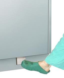 Gebrauchsanweisung Reinigungs- und Desinfektionsgerät TOPIC Automatische Türöffnung mit Fußpedal (Option) Waschkammertür öffnen bzw. schließen: Fußpedal drücken.