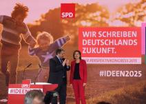Die SPD auf dem Weg zum Regierungsprogramm 2017 Mit dem Impulspapier Starke Ideen für Deutschland 2025 hat das Präsidium des SPD Parteivorstands im letzten Jahr den Startschuss für die