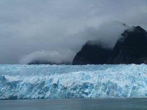 Tag 8: Gletscher San Rafael (ca. 70km) Wenn das Wetter es zulässt fahren wir bis ans Ende des erst kürzlich mit einer Schotterpiste erschlossenen Tals. In einer etwa 2.
