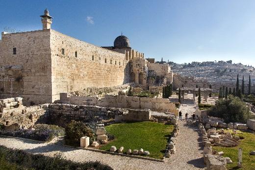 Die Altstadt betreten Sie durch das berühmte Jaffa-Tor in der historischen Stadtmauer.