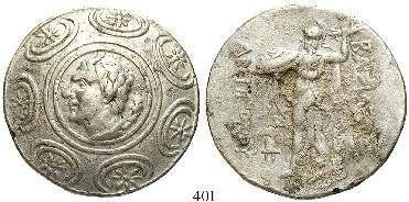 , Sidon. 0,31 g. Kopf des Herakles r. im Löwenfell / Thronender Zeus l.