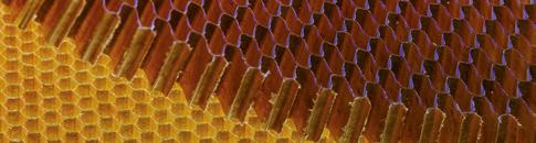 Sandwichmaterialien Aramidwaben Aramidwaben CORMASTER Die auch unter der Bezeichnung Honeycomb bekannten Platten aus phenolharzgetränktem Aramidpapier dienen als Kernlage für extrem leichte und