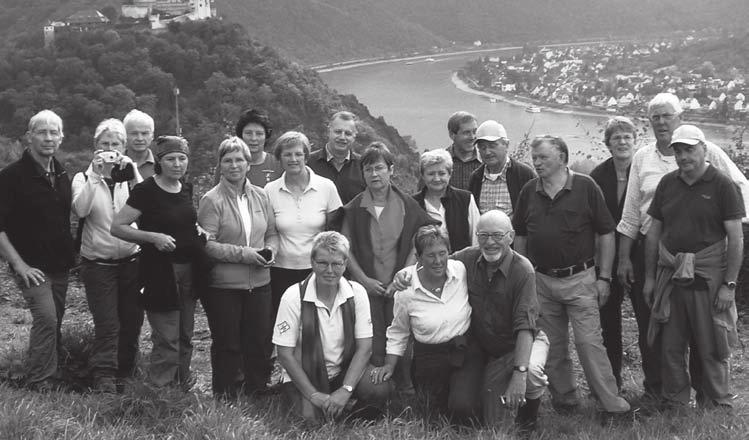 Rad- und Wandergruppe Herbstwanderung Auf dem Rheinsteig 2009 Die Wandergruppe SWE hat sich das Ziel gesetzt, den Rheinsteig in mehreren Jahresetappen komplett von Bonn nach Wiesebaden zu erwandern.