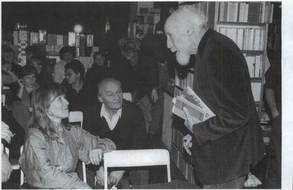 Die Porträtsendung der Autorin»Hörspiel des Monats November 1990«Sigrid Hauff (links) über