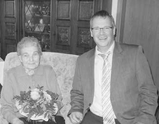 Freitag, 13. November 2015 80. Geburtstag Am Donnerstag, 05.11. 2015, durfte Ortsvorsteher Christian Zorn, Frau Elisabeth Bär zu ihrem 80. Geburtstag gratulieren.
