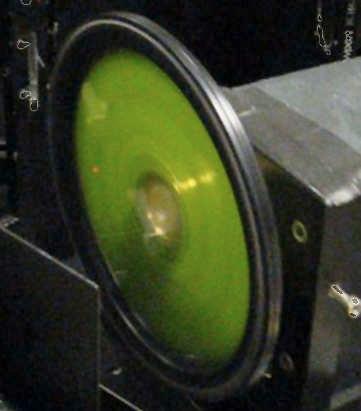 Material und Methoden Rotationsgeschwindigkeit von 1800 rpm sowie der zusätzlichen Ausschwingung der Küvette. A B Abbildung 2.2: Messung der Fluoreszenz in der Rotationsküvette.