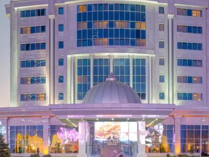 Hotel Rixos President ***** Im Regierungsviertel von Astana erwartet Sie dieses 5-Sterne-Hotel mit 2 eleganten Restaurants und einem großen Wellnessbereich mit Pool.
