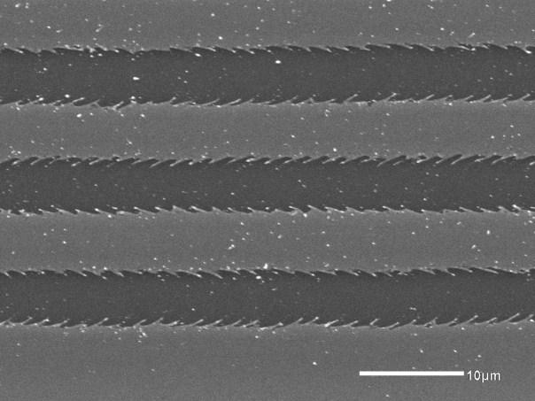 den Laserimpulse oder auch ein Vorschub pro Puls (im Folgenden als geometrischer Pulsabstand bezeichnet) von maximal 5,7 µm bei einer vorhandenen Frequenz des Lasers von 1,024 MHz realisiert werden.